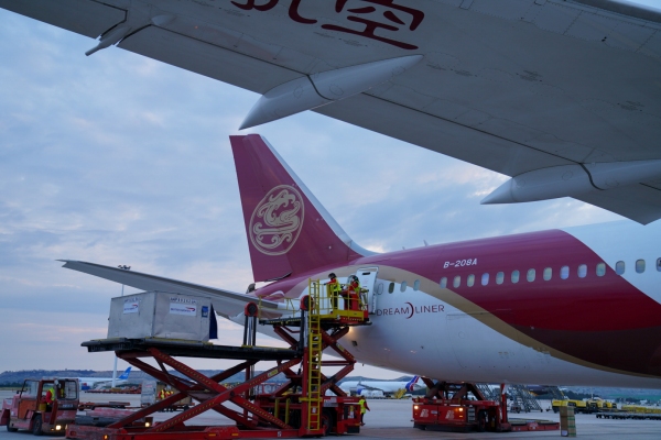 上海空運-吉祥航空787累計載運超200噸醫療物資支援歐洲