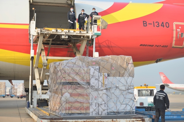 金鵬航空波音747貨機運載物資從(cong) 武漢起飛 馳援悉尼