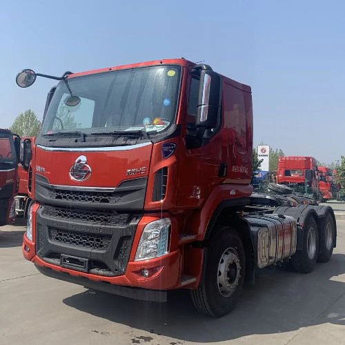 2.8m平頂駕駛室，自重輕至7.6T的乘龍H5平頂牽引車了解下？