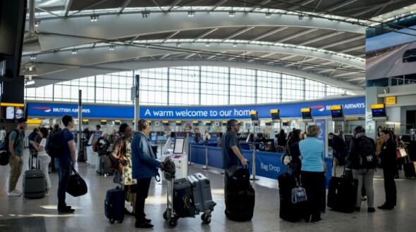 英國機場需強製防護措施 社交距離無法確保航空旅行安全
