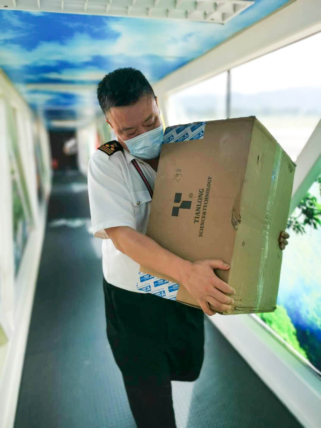 瑞麗(li) 航空向德宏州免費承運抗疫物資（附圖）
-哥倫(lun) 比亞(ya) 空運