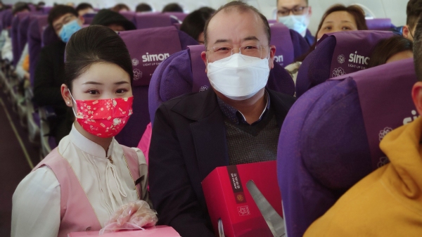  圖：吉祥航空客艙乘務職員春運期間做好服務保障工作 為(wei) 響應國家鼓勵就地過年號召
-國際空運