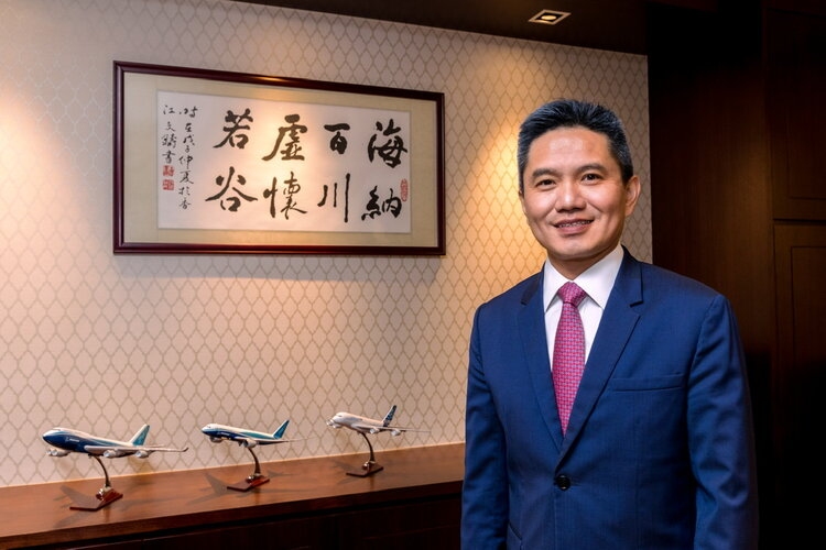 香港商人成為(wei) 亞(ya) 洲航空第三大股東(dong) ！撲克冠軍(jun) 4億(yi) 港元進股亞(ya) 航