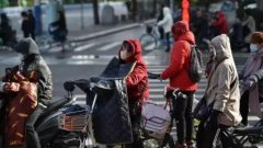 <b>沙特阿拉伯的國際快遞-長江中下遊遭遇大風寒潮天氣多部門保航運安全</b>